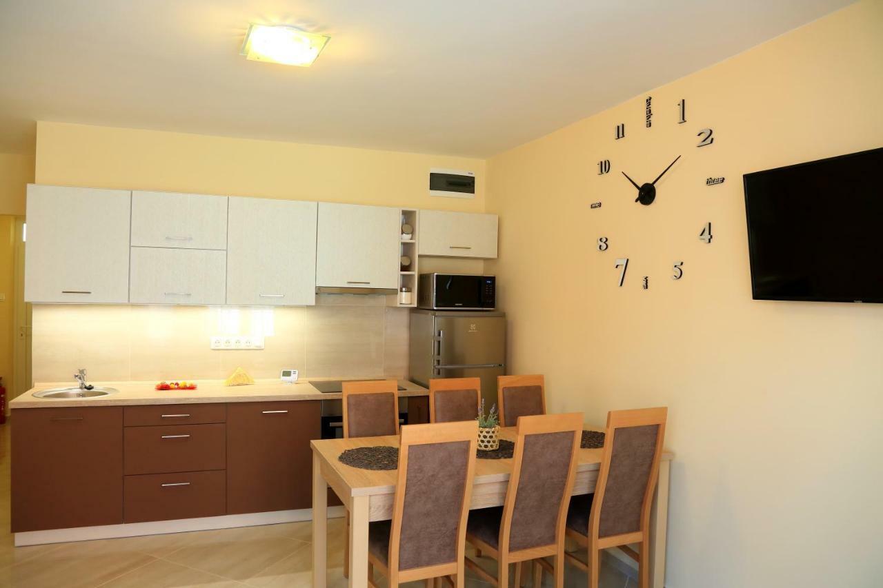 Maria Apartman Pecs Exterior photo