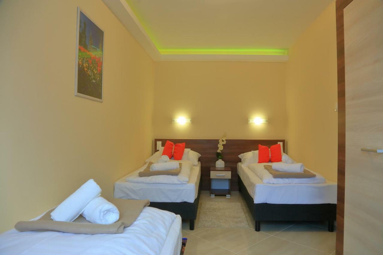 Maria Apartman Pecs Exterior photo
