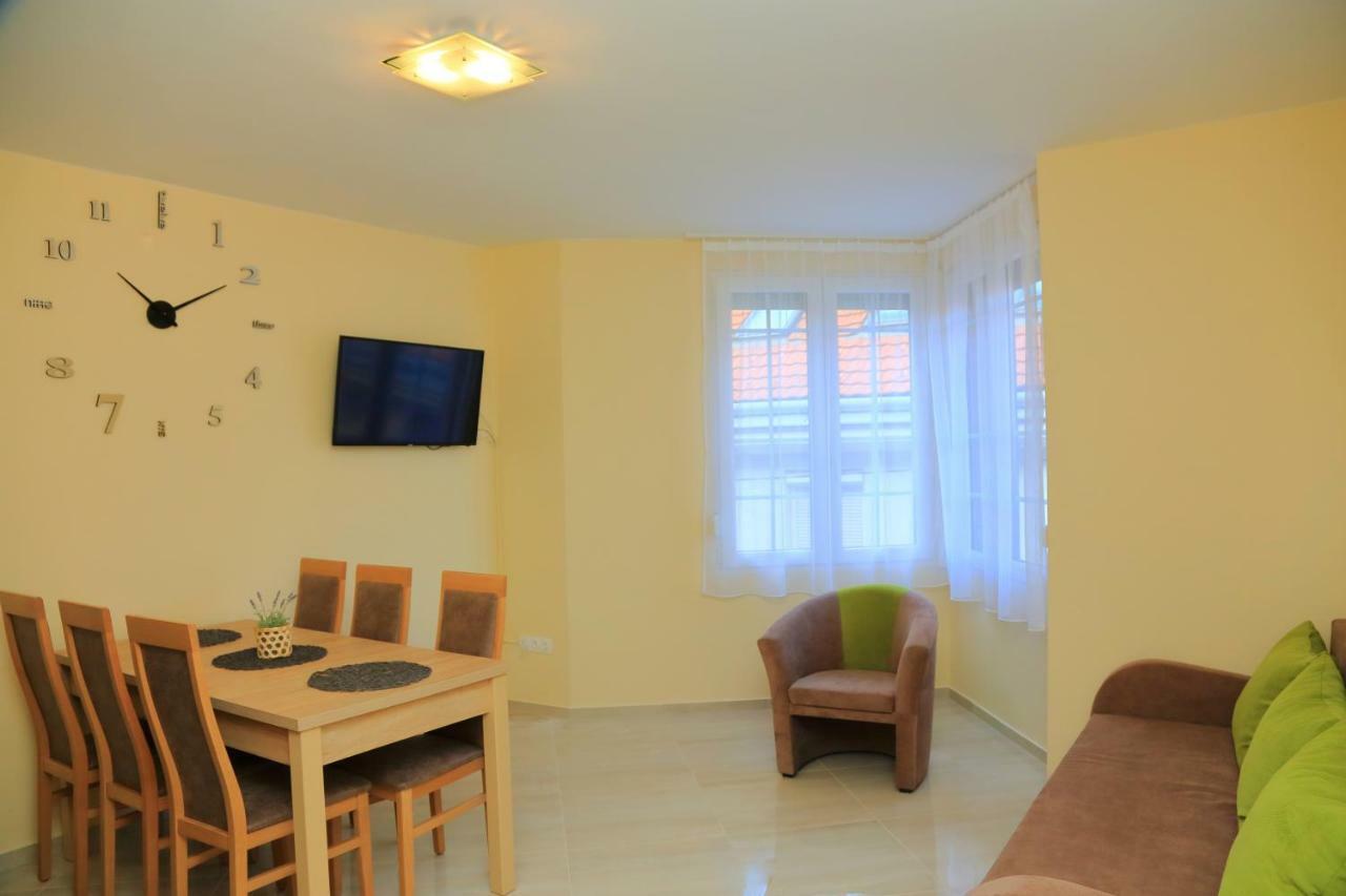 Maria Apartman Pecs Exterior photo