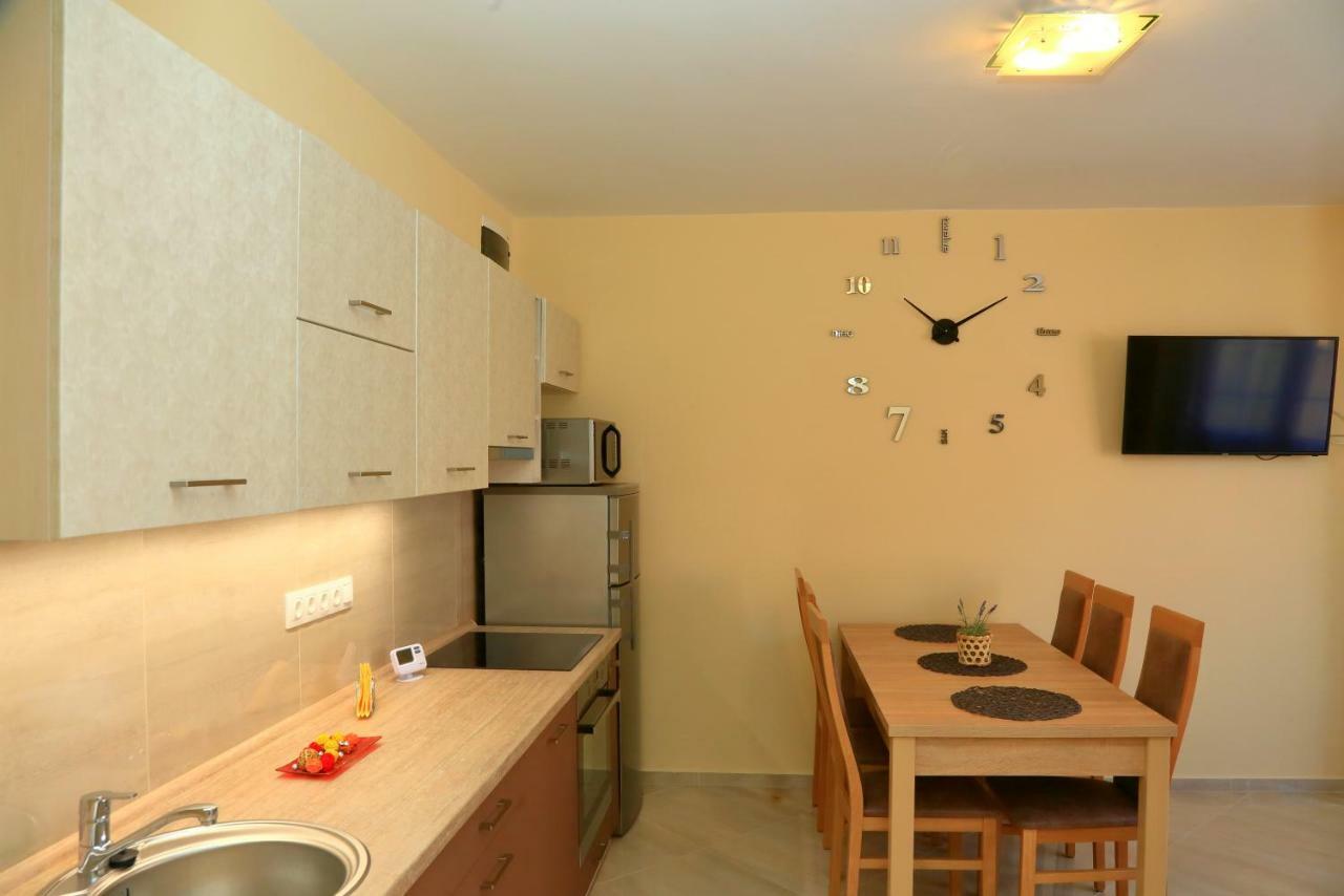 Maria Apartman Pecs Exterior photo