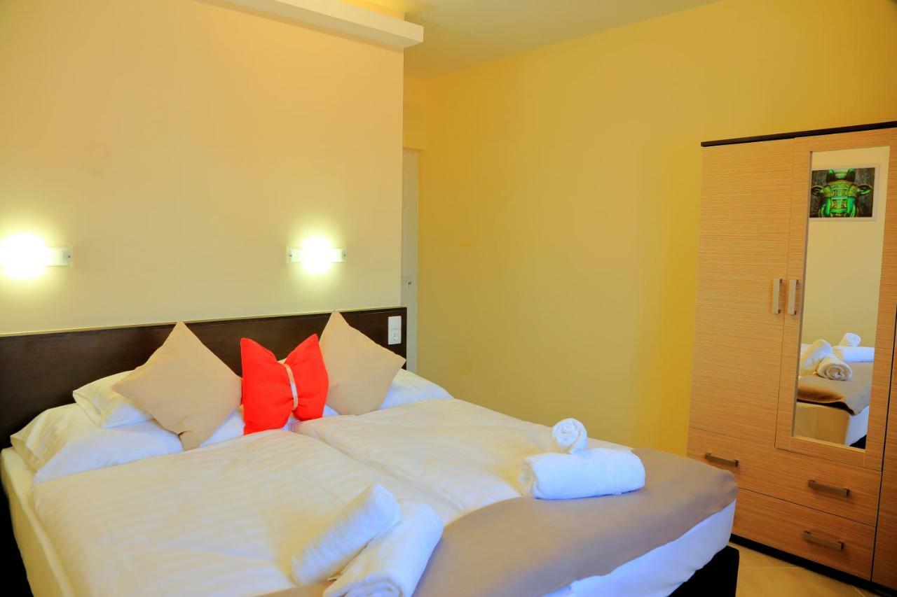 Maria Apartman Pecs Exterior photo