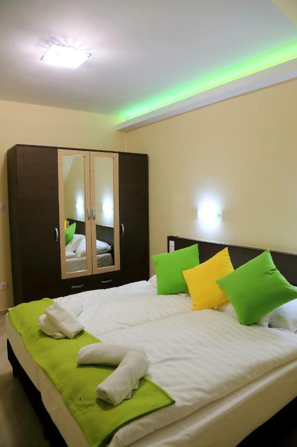 Maria Apartman Pecs Exterior photo
