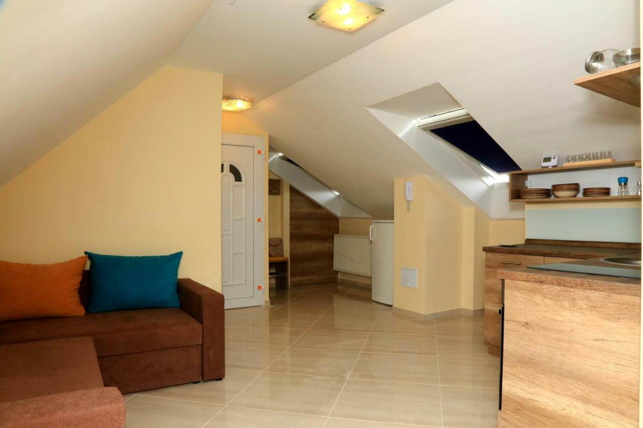 Maria Apartman Pecs Exterior photo