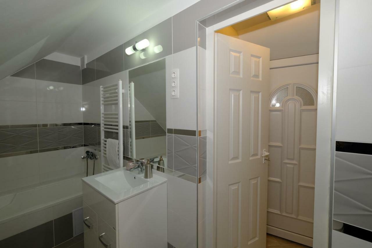 Maria Apartman Pecs Exterior photo